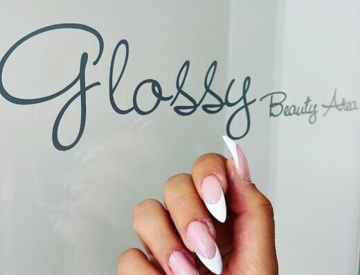 Glossy Beauty Salon